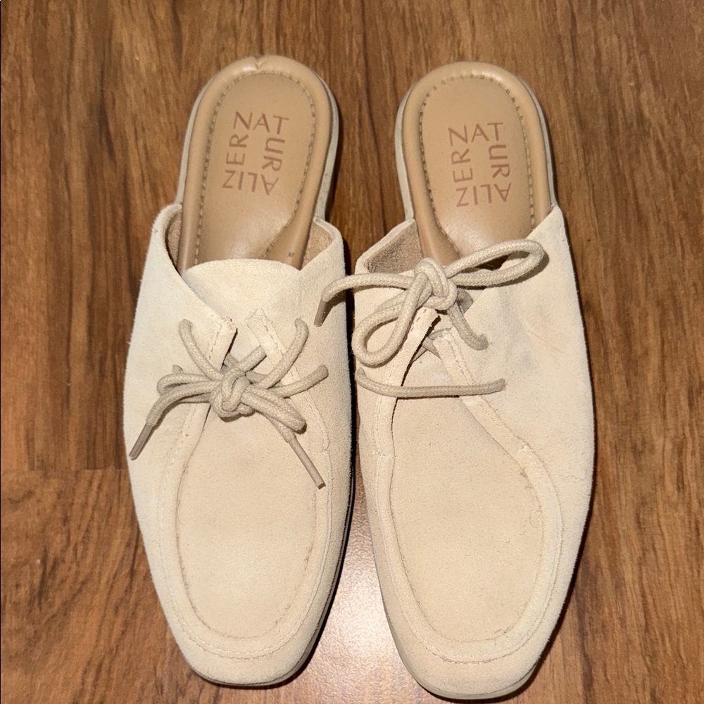 Naturalizer Beige Slip-On Mules